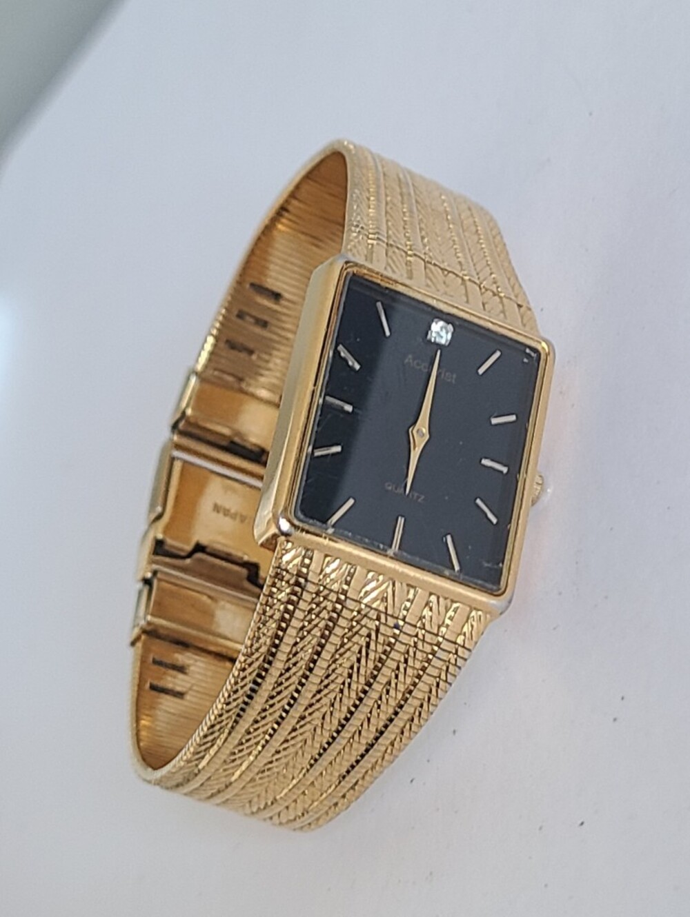 Vintage Accurist Quartz Luxury 80's Gold Herringbone Diamond Tank Dress Watch